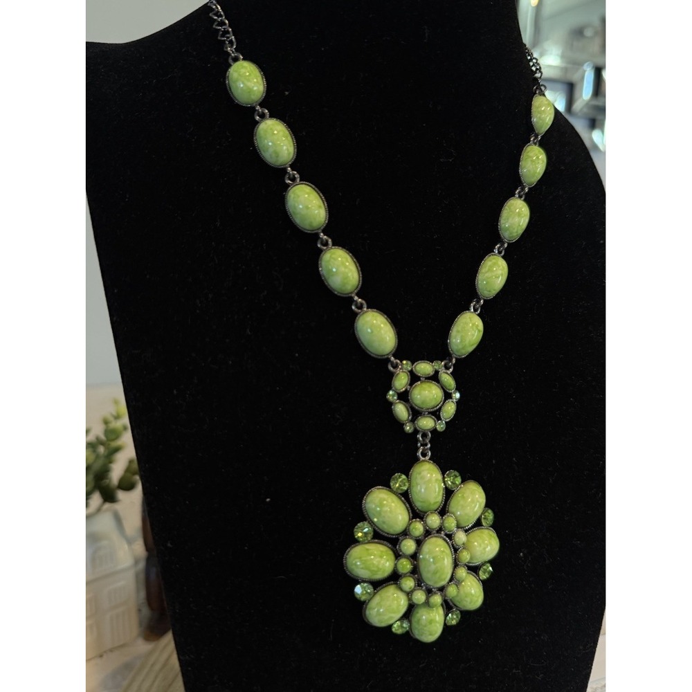 Vintage‎ Green Cabochon Statement Necklace Silver Tone 24" Unsigned - Picture 2 of 4